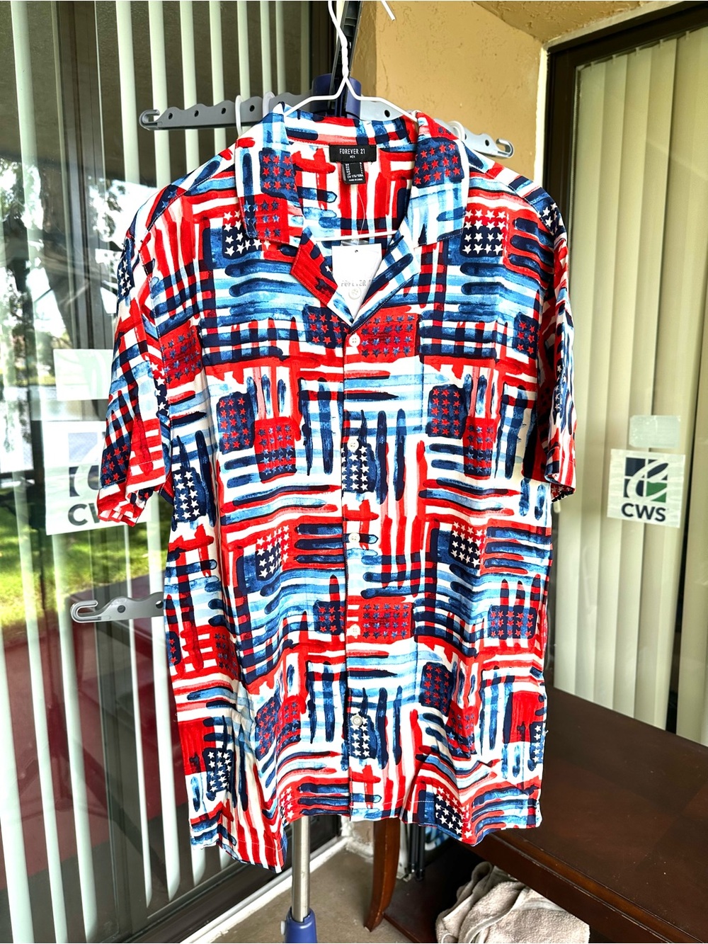 Forever 21 Men's Red, White & Blue Graphic Short Sleeve Button-Up Camp Shirt
